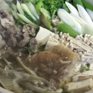 豚肉と赤魚と牛蒡と野菜たっぷりちゃんこ風鍋☆